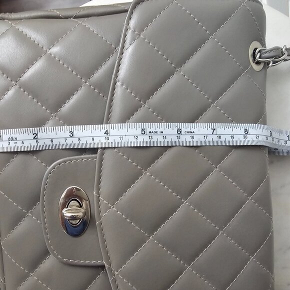 Quilted Leather Shoulder Bag - Picture 8 of 10